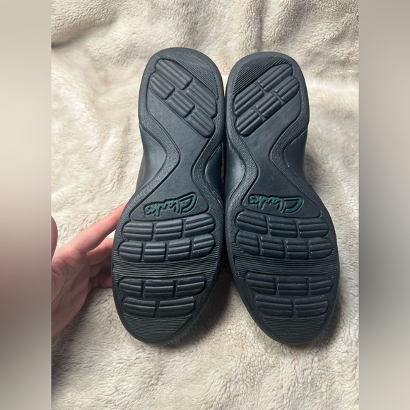 black leather Clarks walking shoes size 9 - Picture 5 of 5